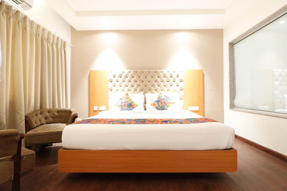 Hotel Yatri Nagpur Exteriör bild