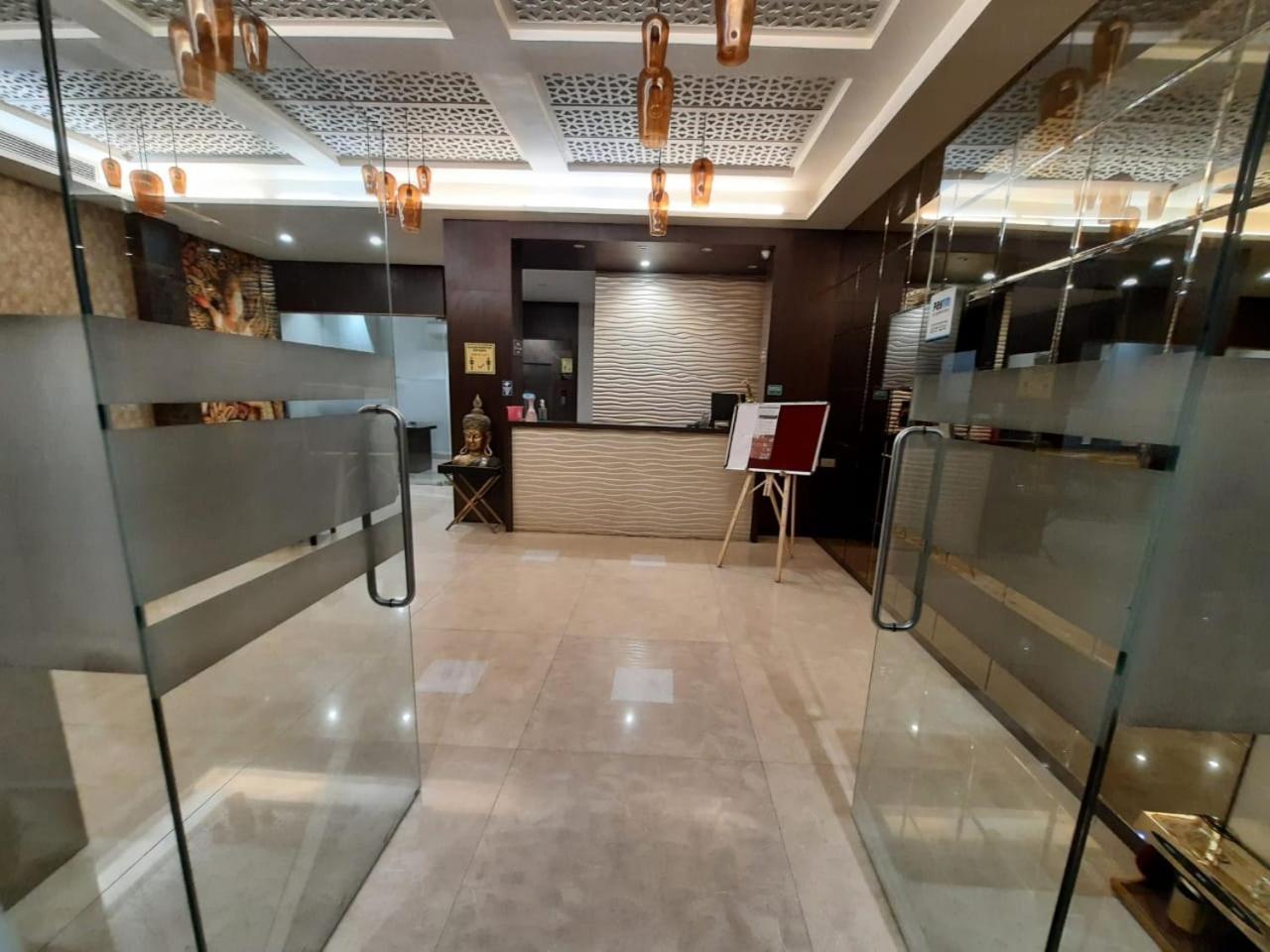 Hotel Yatri Nagpur Exteriör bild