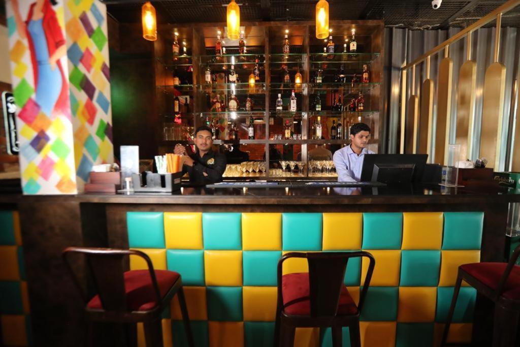 Hotel Yatri Nagpur Exteriör bild