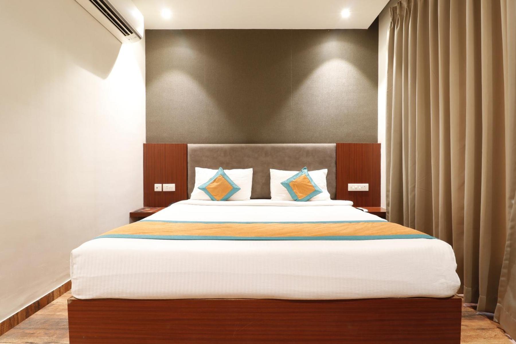 Hotel Yatri Nagpur Exteriör bild